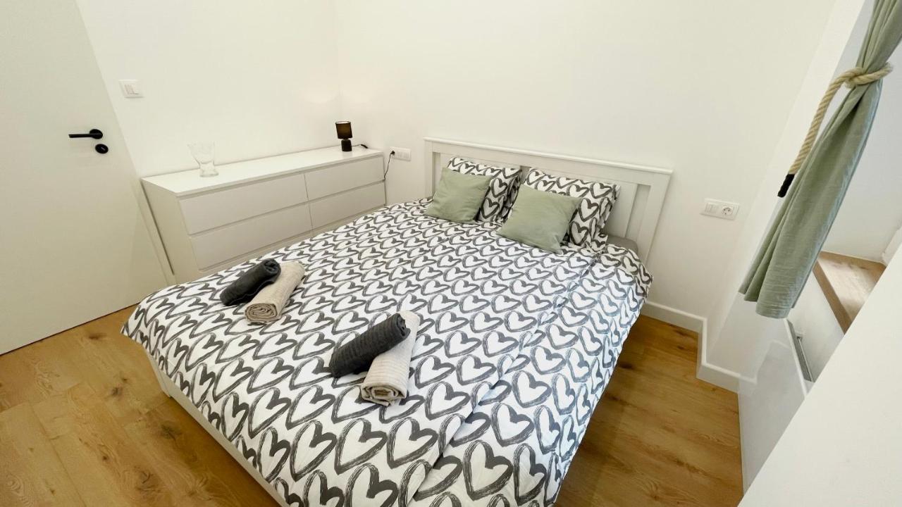Sipsix Apartment - Modern 2 Bedroom Newly Renovated Flat With Ac In Budapest City Centre Budapesta Exterior foto